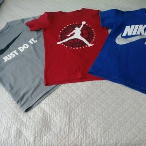 ****SOLD***3 pk bundle of Nike t-shirts